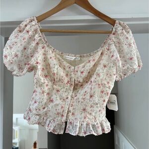 New Altard State Puff Sleeve
Crop Top Shirt